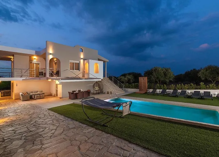 Il Paradiso Di Michail Fánesz